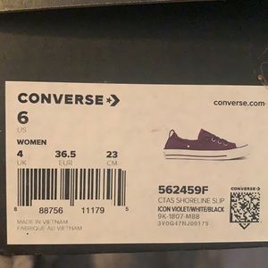 Converse low top sneaker in dark purple